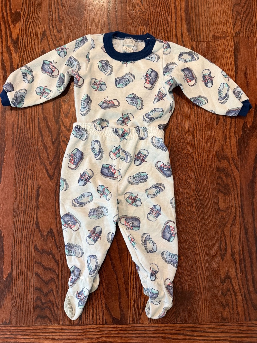 Vintage Carter’s Snap-Together Two-Piece Outfit Size 18-24 Months